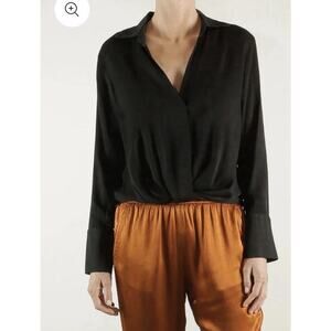Pharaoh Darryl Twist Top Women’s Size 1 Black Long Sleeve Blouse